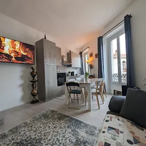 2 Pieces , Centre , 100 Metres Des Plages. Apartment Menton