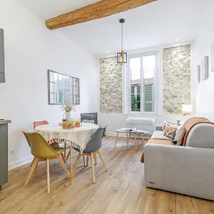 Old Town Superb New Flat, For 3, Ac, Wi-fi Apartment Antibes